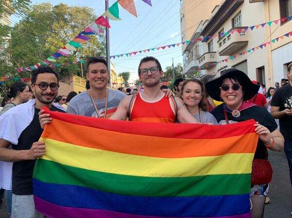 La respuesta del diplomático británico a tuits homofóbicos - Nacionales - ABC Color