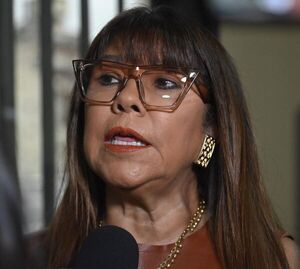 Diputada Celeste Amarilla denunció “negociado” con merienda escolar e implica a presidente de Olimpia y a ministra de la Mujer  - A La Gran 7-30 - ABC Color