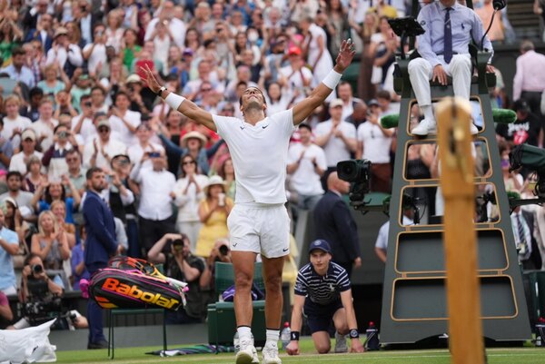 Nadal vence a Fritz y al dolor en una épica batalla en cuartos de Wimbledon