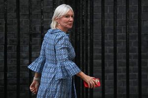 Boris Johnson se niega a renunciar pese al aluvión de dimisiones - Mundo - ABC Color