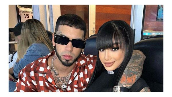 Abuchearon a la esposa de Anuel AA en pleno concierto