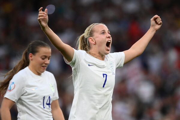 Diario HOY | Récord de público: Inglaterra abre con triunfo la Euro femenina en Old Trafford