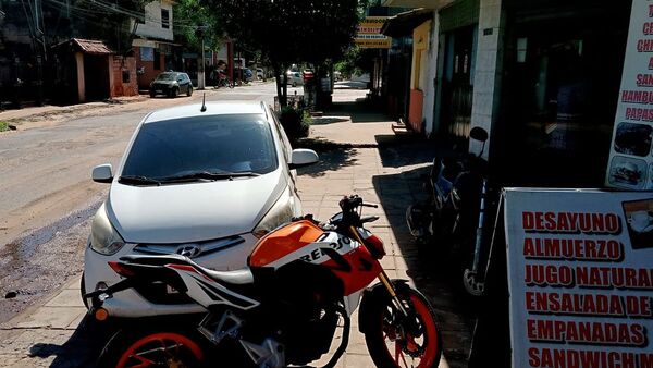 Denuncian cañerías rotas y veredas ocupadas