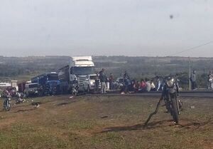 Indígenas cierran ruta PY03 por segundo día y ocasionan caos en el tránsito - Policiales - ABC Color