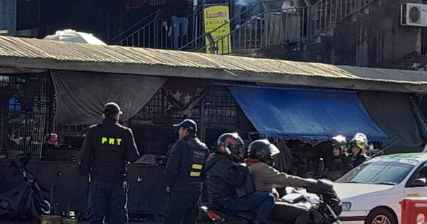 La Nación / Niña murió tras ser embestida por un transporte escolar al cruzar la calle