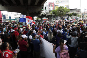 Docentes inician un paro en Panamá por el alza en combustibles y el bajo presupuesto - MarketData