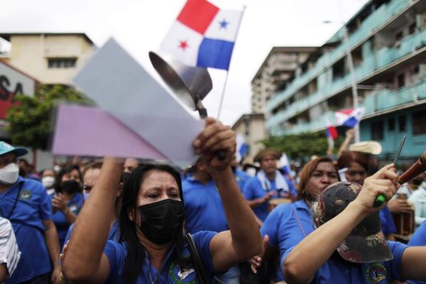 Docentes inician paro en Panamá por alza en combustibles y bajo presupuesto - Mundo - ABC Color