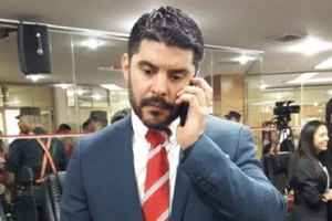 Nenecho recula y se retira de mano a mano