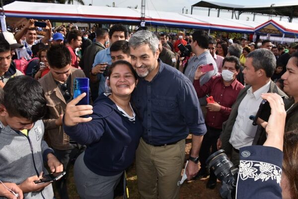 En Misiones este Gobierno en pandemia hizo 140 km de asfaltado, el Gobierno anterior «0», dijo Mario Abdo