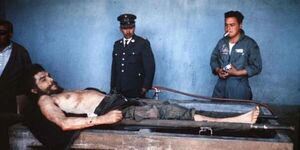 Ex agente de la CIA reveló que “lo único que puede estar enterrado en Cuba” del cuerpo del Che Guevara son sus manos