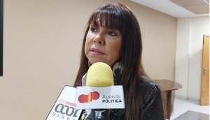 Celeste Amarilla senunció que sólo tres empresas ganan grandes licitaciones
