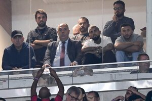 Versus / Arturo Vidal desembarcó en Brasil para negociar su contrato con el Flamengo - Paraguaype.com