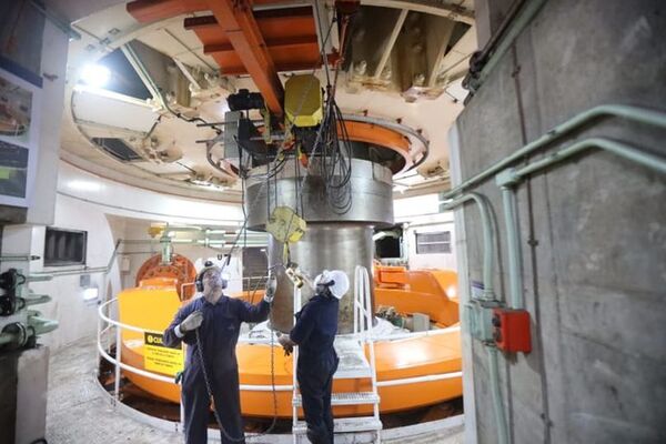 Itaipú: Trajimos más energía en el primer semestre,  pese a que la central produjo menos - Economía - ABC Color