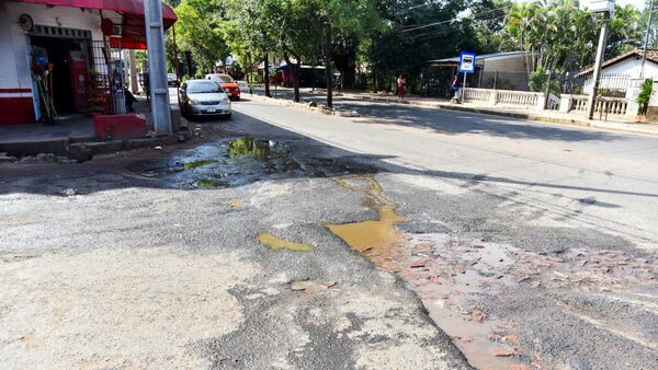 Baches y acumulación de basuras, problemas constantes de Villa Elisa