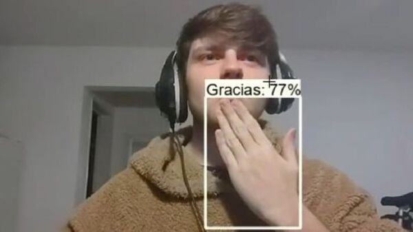 Joven creó una inteligencia artificial capaz de interpretar el lenguaje de señas