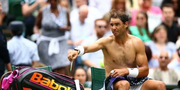 Se conoció la lesión que sufrió Nadal en Wimbledon y hay preocupación de cara a las semifinales