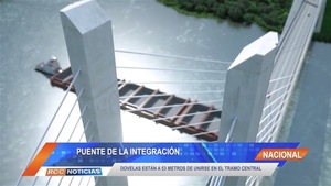 Dovelas del Puente de la Integración están a 53 metros de unirse en su tramo central.