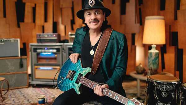 Diario HOY | Guitarrista Carlos Santana se desmaya en escenario porque "olvidó comer y tomar agua"