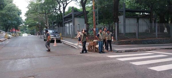 Despejaron espacios “reservados” de cuidacoches en Asunción