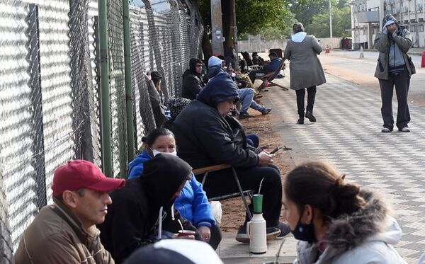 IPS: clamor de familiares por ver a sus seres queridos - Nacionales - ABC Color