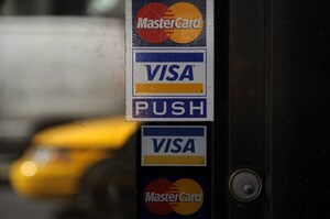 Empresas argentinas de turismo reclaman mantener el uso de la tarjeta en exterior - MarketData
