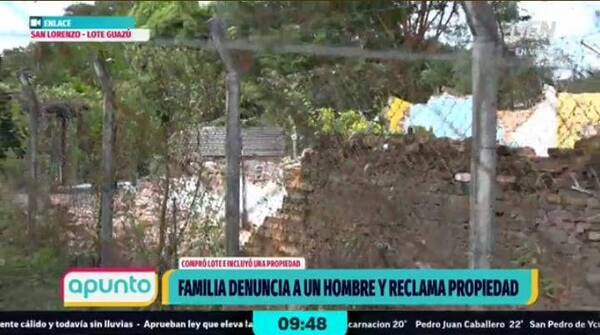 Crónica / [VIDEO] Compró un terreno e incluyó en el una casa ajena, denuncian