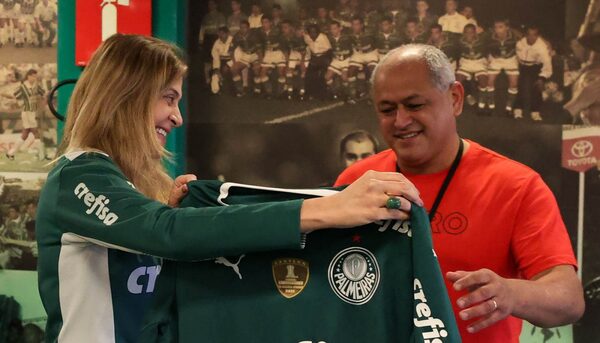 Versus / El recibimiento especial que tuvo Francisco Arce en el Allianz Parque - Paraguaype.com