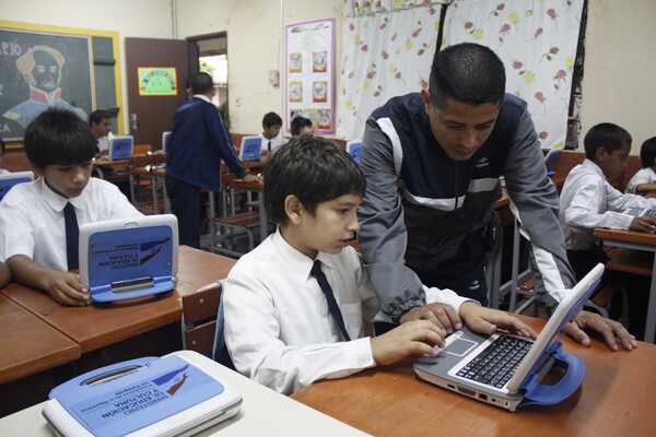 Proyecto de conectividad llega al 98% de escuelas e iniciará etapa de capacitación docente - .::Agencia IP::.