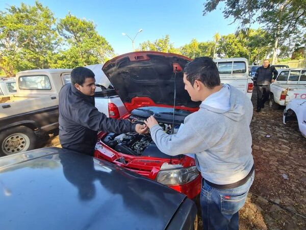Más de 3300 oferentes anotados para el remate de 290 vehículos de la EBY - Nacionales - ABC Color