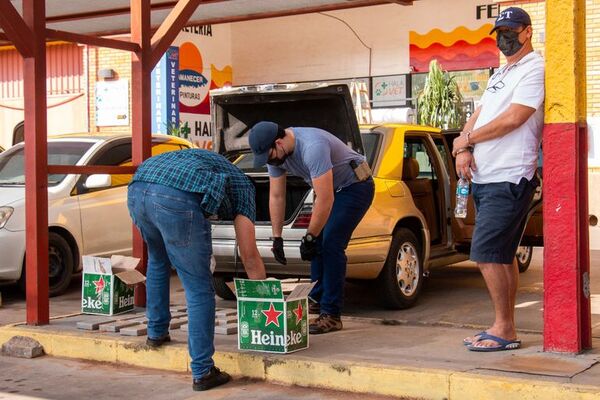 Capturan a presunto traficante cuando movilizaba cocaína en cajas de cerveza - Policiales - ABC Color