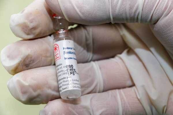 Diario HOY | Imputan a cuatro personas por venta irregular de medicamentos