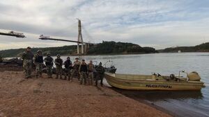 Incautan canoas usadas para contrabandear por el río Paraná - La Clave