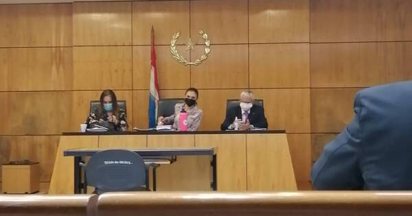 La Nación / Acusado recusó a Tribunal de Sentencia y logró suspender el juicio oral por octava vez consecutiva