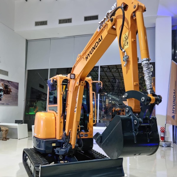 Hyundai Camiones, Buses y Maquinarias reinauguró su showroom