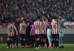 Estudiantes golea a Fortaleza y se cita en cuartos con Paranaense - Fútbol Internacional - ABC Color