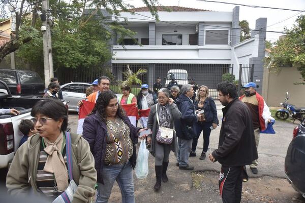 Gremios celebran decisión de Fiscalía en caso Conajzar - Economía - ABC Color