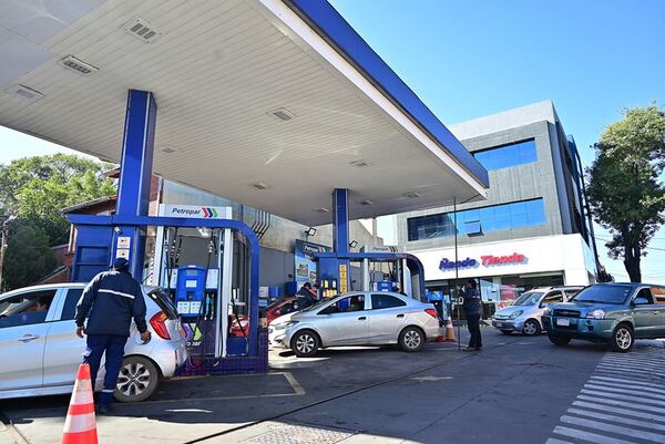 Caída del petróleo no impacta en el precio de combustibles a nivel local - Nacionales - ABC Color