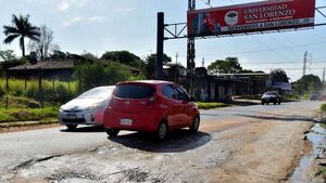 Baches y basura en San Lorenzo, una epidemia de nunca acabar