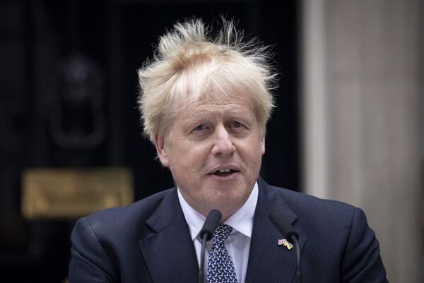 Johnson deja al Reino Unido como lo gobernó, en el caos y la crisis política - Mundo - ABC Color