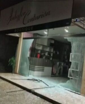 Boutique fue nuevamente blanco de varios disparos en Pedro Juan Caballero