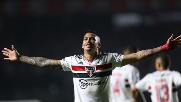 Sao Paulo se pasea ante Universidad Católica