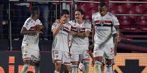 Sao Paulo golea a Universidad Católica y avanza a cuartos sin despeinarse