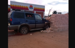 Diario HOY | Conductor sufrió ataque de asma, chocó contra una pila de ladrillos y murió