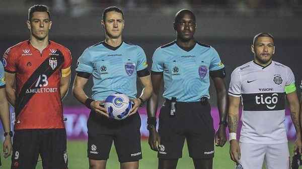 Crónica / Richard Ortíz, contundente: "Regalamos el partido"