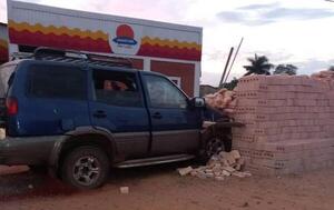 Conductor tuvo un ataque de asma, chocó contra una pila de ladrillos y murió en Limpio – Prensa 5