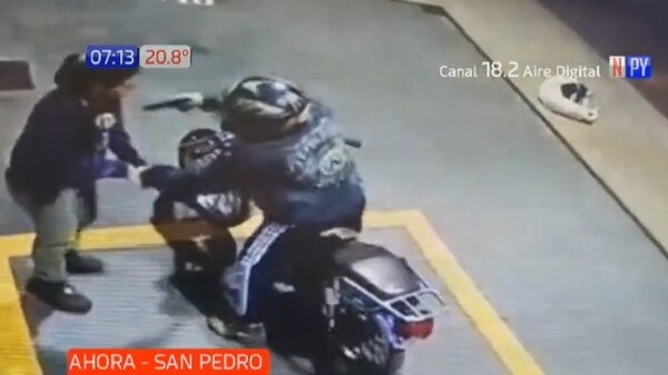 Playera se enfrentó a motochorro que intentó amenazarla con un arma de juguete | Noticias Paraguay