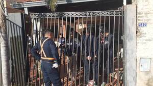 Crónica / Comisario encontró el cuerpo de un hombre en el patio de su casa