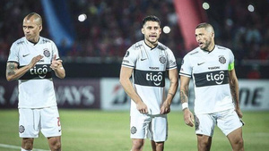 Crónica / Olimpistas piden por la rajada de "Tito" Torres y otros peloteros