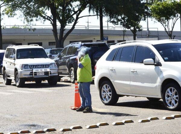 Cuidacoches dice que si se aplica estacionamiento tarifado muchos saldrán a robar