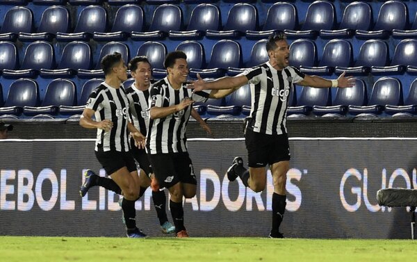 La genialidad de Roque, nominado a 'mejor gol de la semana' en la Copa